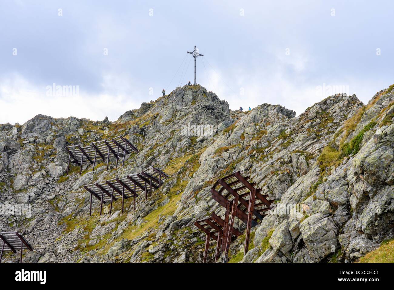 Austria, Montafon, protezione delle valanghe al rifugio Wormser. Foto Stock