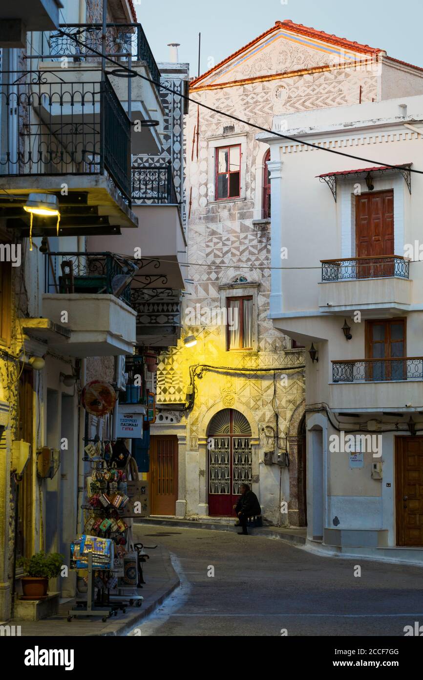 Street nel villaggio di Pyrgi sull isola di Chios, Grecia. Foto Stock