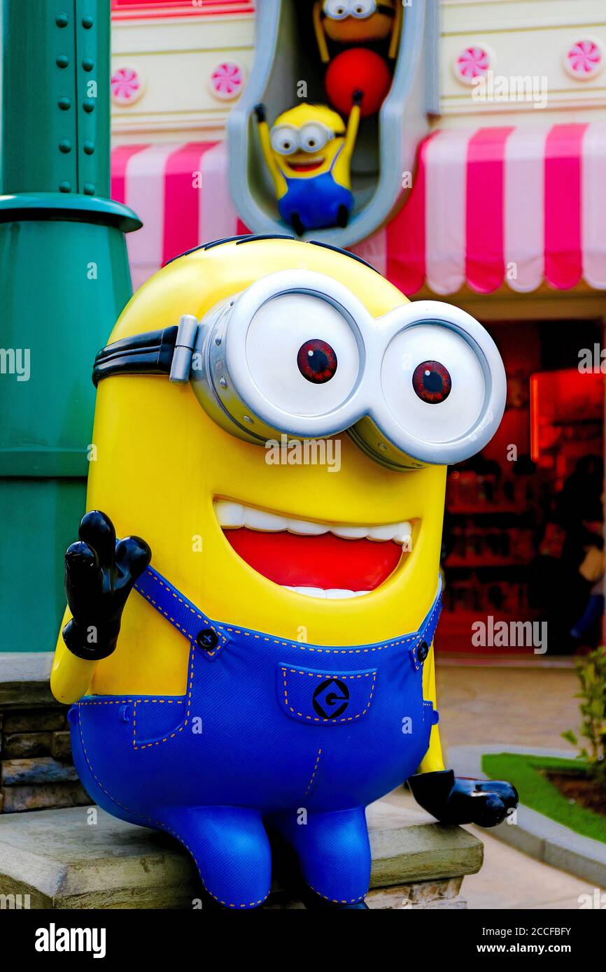 Yellow minion immagini e fotografie stock ad alta risoluzione - Alamy