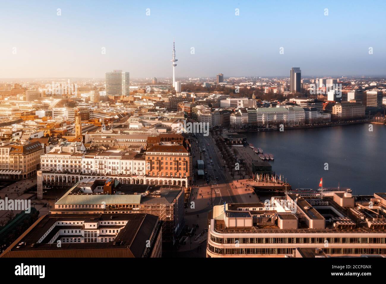 Inner Alster e Jungfernstieg ad Amburgo, Germania Foto Stock