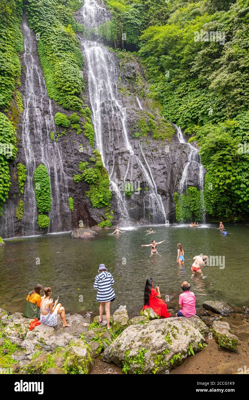Banyumala doppia cascata è una delle più belle cascate di Bali, Indonesia. Nonostante la sua incredibile bellezza naturale, la cascata di Banyumala è ancora Foto Stock
