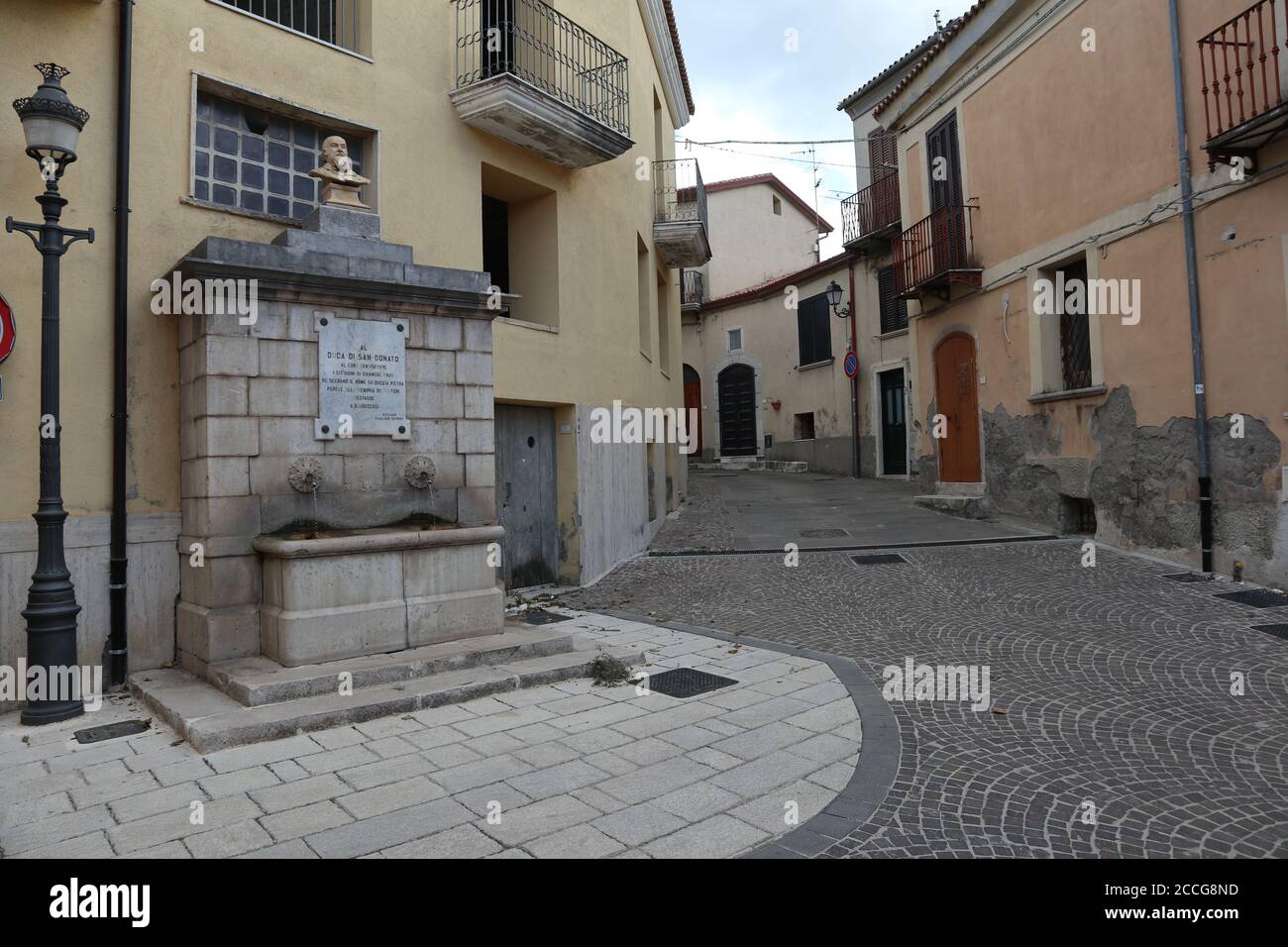 Chianche - Fontana settecentesca nel centro del borgo Foto Stock