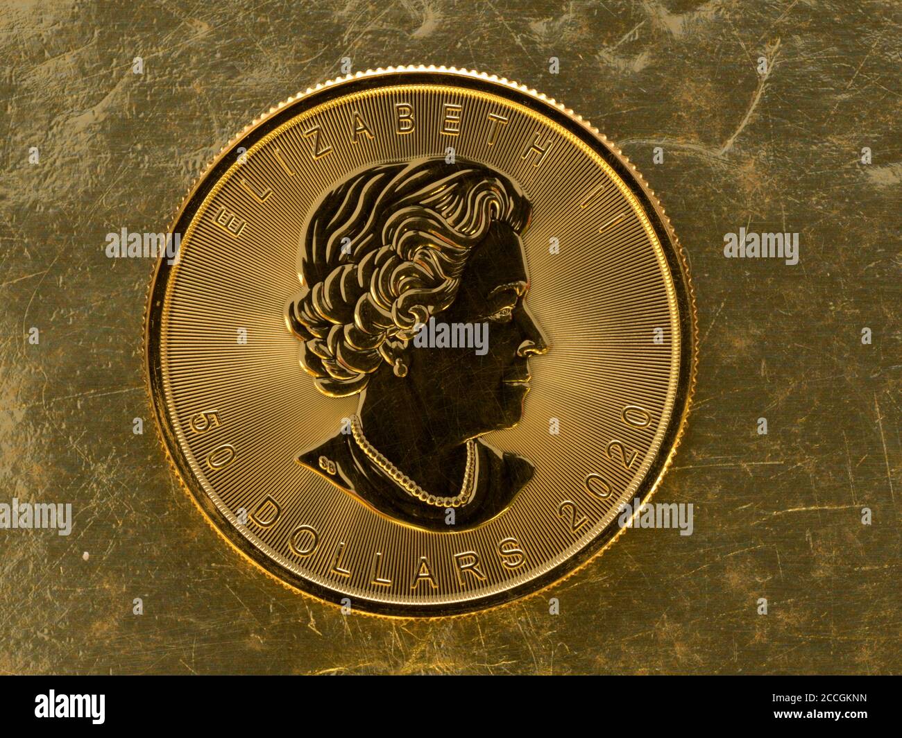 Moneta d'oro fisica 1 oz oro foglia d'acero Obverse Queen Elisabetta II Foto Stock