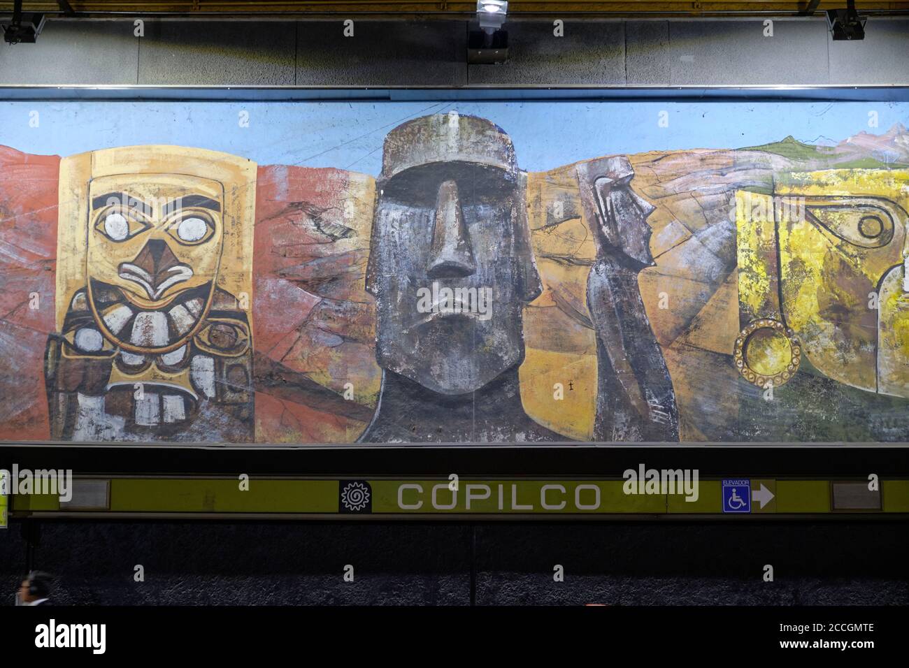Murale d'arte all'interno della stazione della metropolitana Copilco a Città del Messico, esempio di rappresentazione 'El perfil del tiempo' di Guillermo Ceniceros Foto Stock