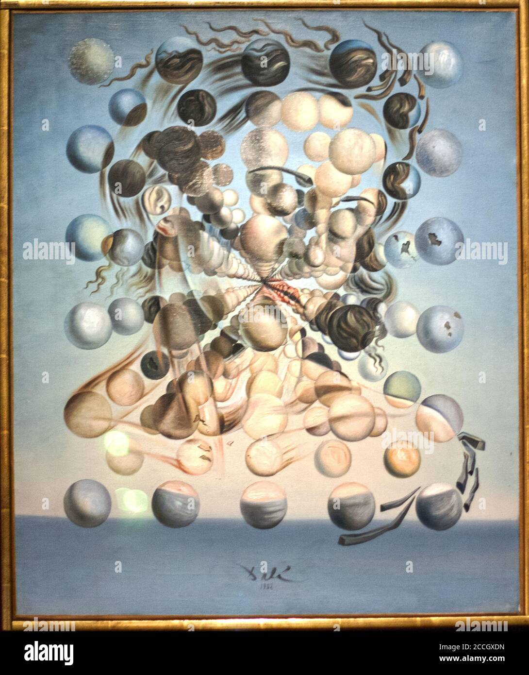 Teatro e Museo di Dalí. Galatea delle sfere. La moglie e la musa di Dalí, come si sono unite attraverso una serie di sfere disposte in una schiera continua. Foto Stock