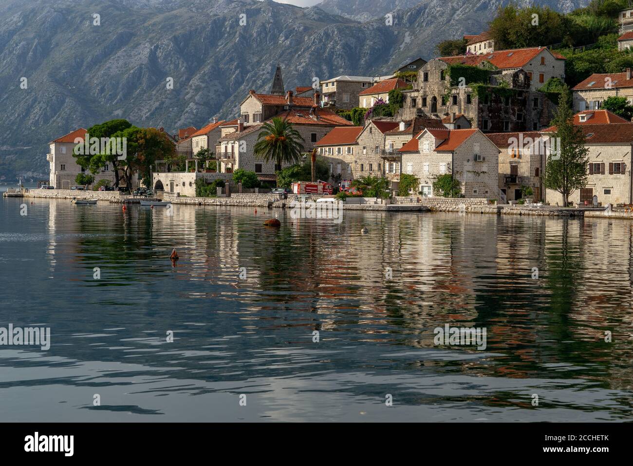 La bellissima città adriatica di Perast in Montenegro Foto Stock