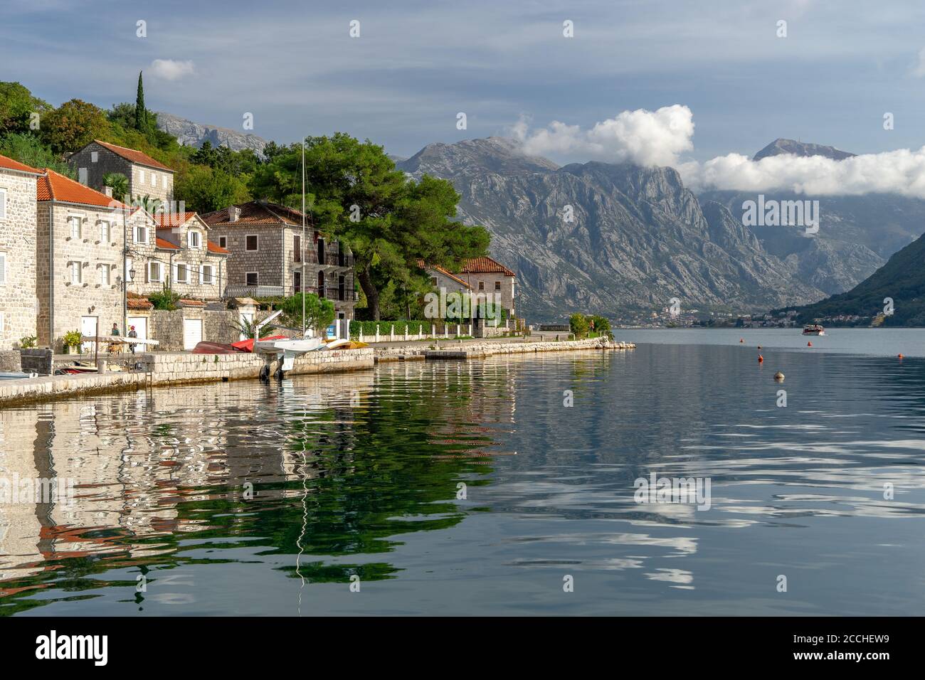 La bellissima città adriatica di Perast in Montenegro Foto Stock