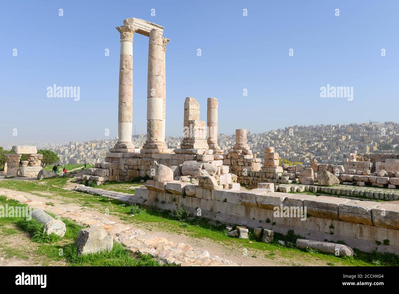 Colonne del Tempio di Ercole o del Tempio Romano. Struttura romana nella Cittadella di Amman (Jabal al-Qall’a) in Giordania. Capitale del Regno di Ammon. Foto Stock