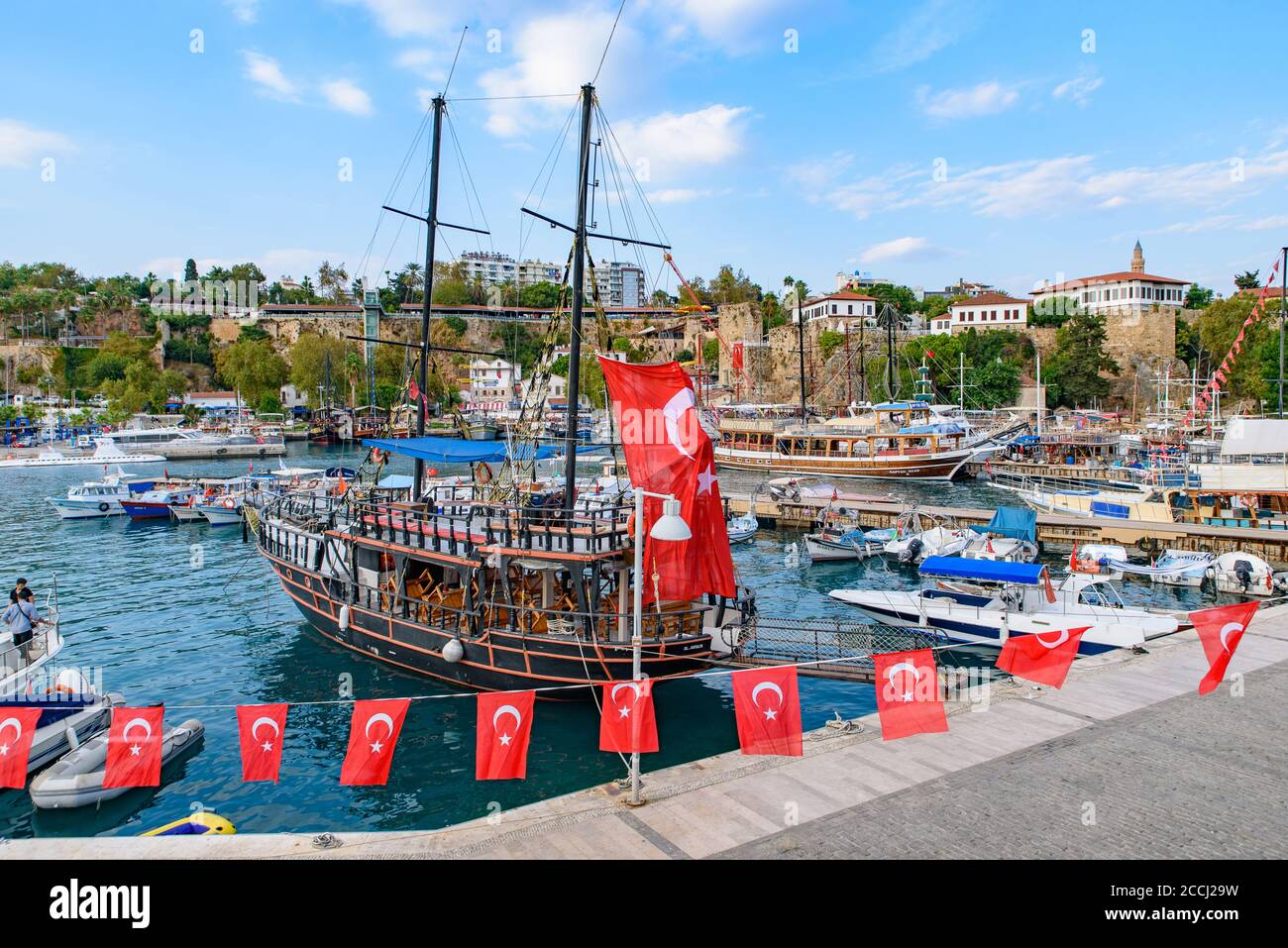 Porto nella città vecchia di Antalya in Turchia Foto Stock