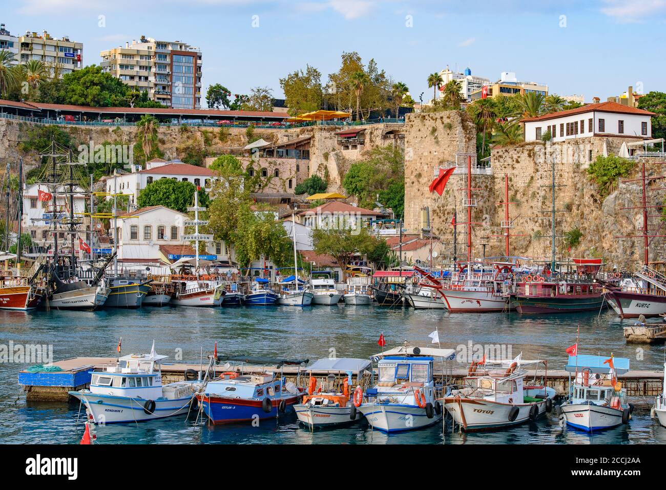 Porto nella città vecchia di Antalya in Turchia Foto Stock