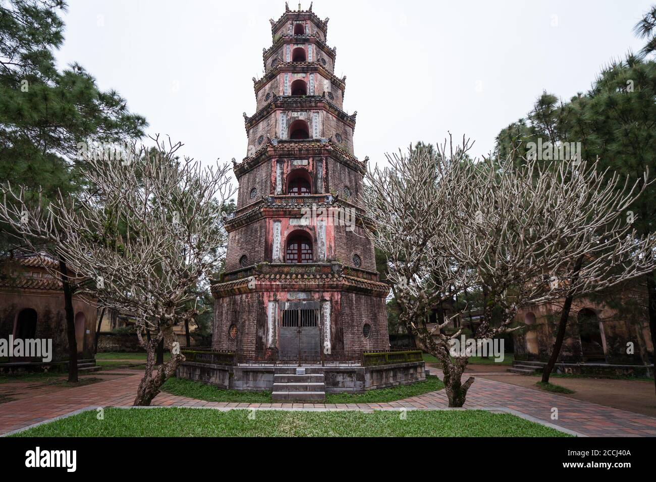 Thien Mu Pagoda in tinta, Vietnam Foto Stock