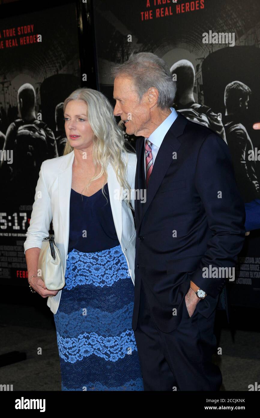 LOS ANGELES - 5 FEBBRAIO: Christina Sandera, Clint Eastwood al 17:15 a Parigi World Premiere al Warner Brothers Studio il 5 febbraio 2018 a Burbank, CA Foto Stock