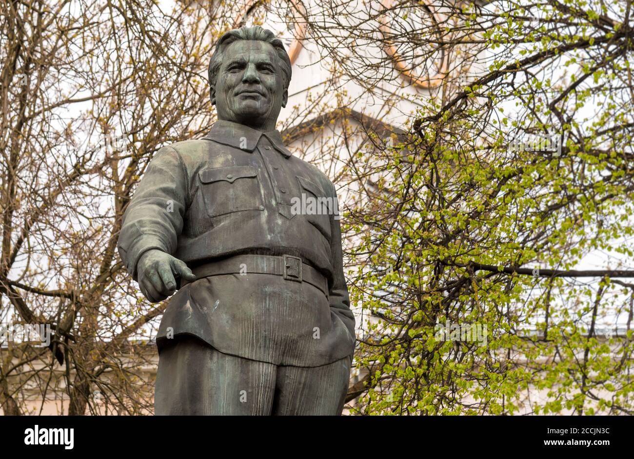 Monumento al comunista russo Sergey Kirov nel parco di Pskov, Russia Foto Stock