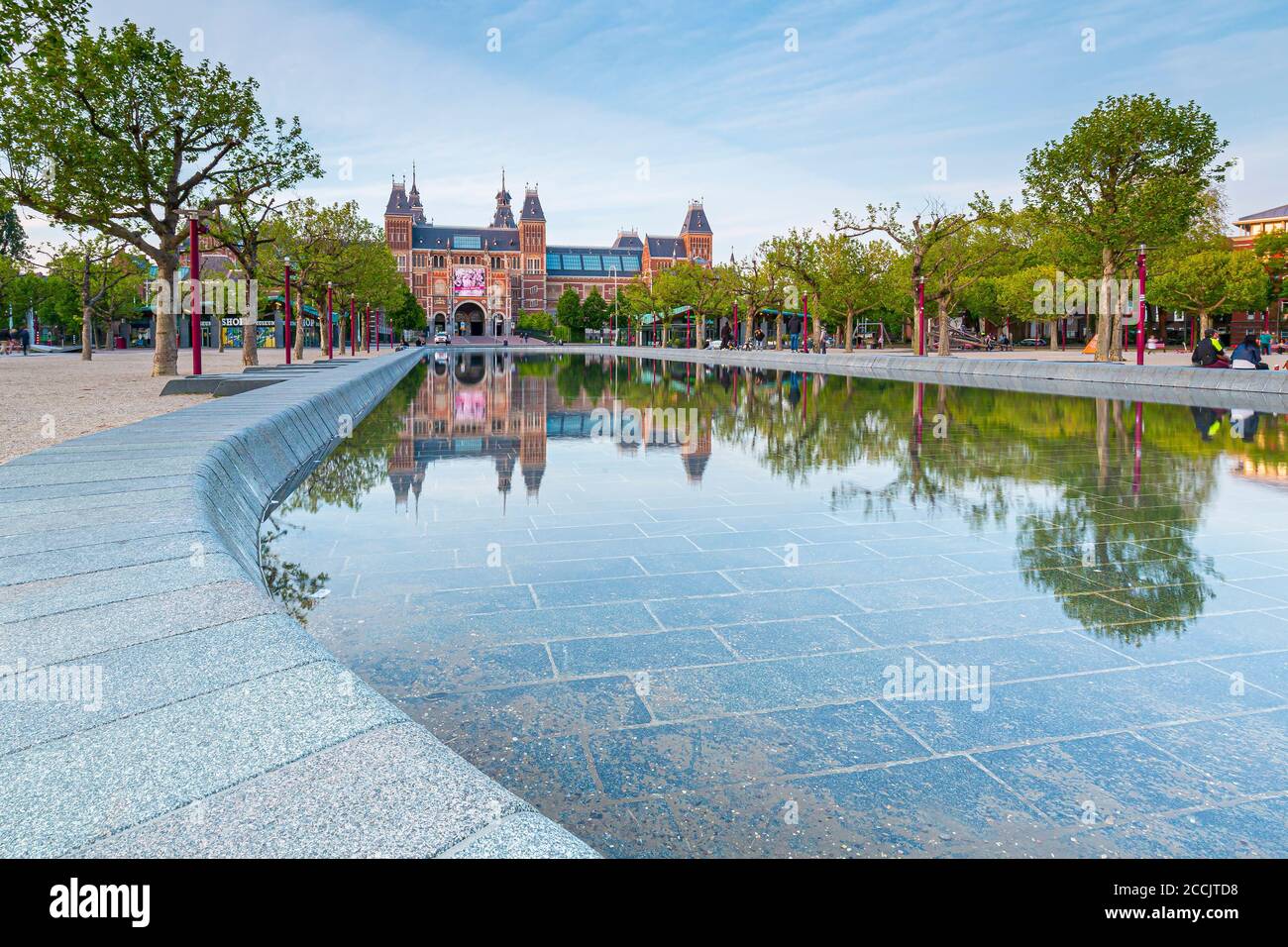 07 maggio 2020, Amsterdam, Paesi Bassi - il Rijksmuseum è un famoso punto di riferimento turistico ma è chiuso a causa di misure di virus corona. Gamma dinamica elevata HDR im Foto Stock