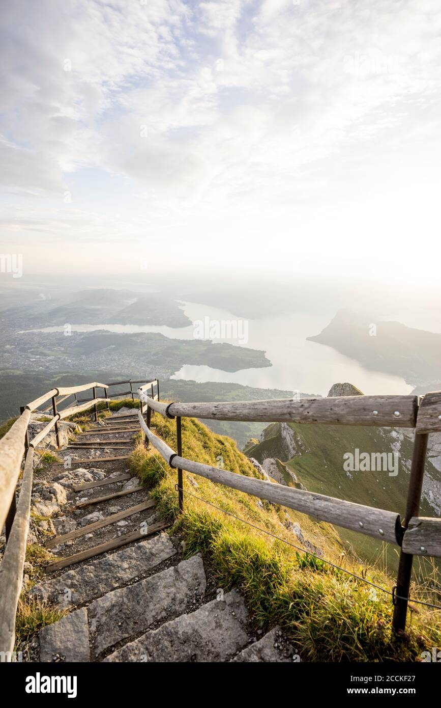 Vista dalle scale, Pilatus, Cantone di Lucerna, Svizzera Foto Stock