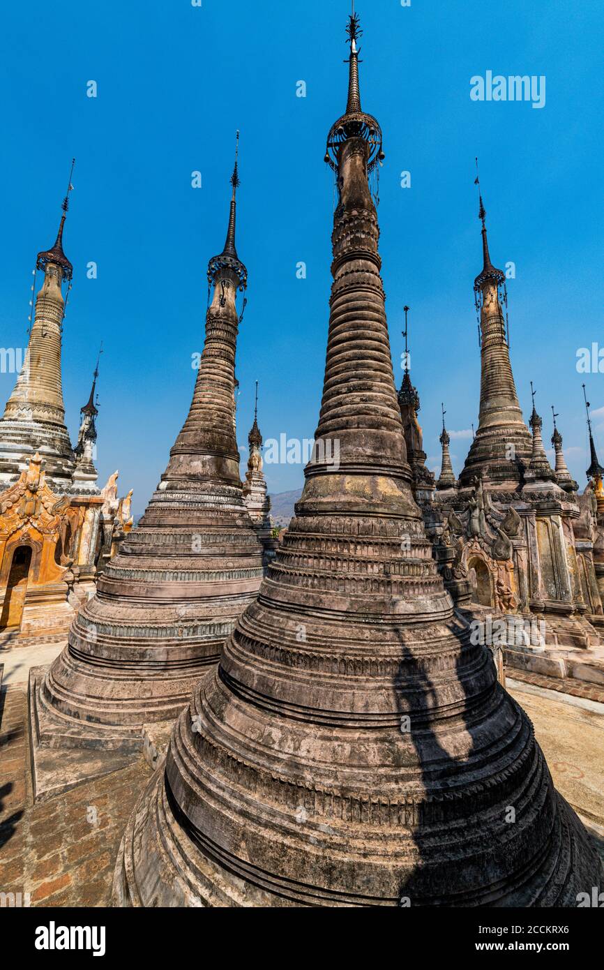 Myanmar, Stato Shan, antichi stupa di Tharkong Pagoda Foto Stock