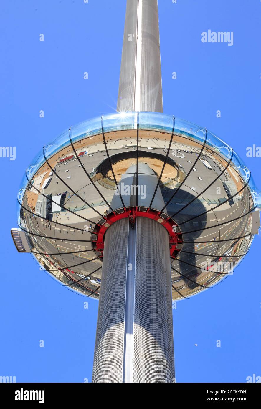 Torre BA1360, Brighton, Regno Unito, 2020. Situato sul lungomare di Brighton. Questo è un primo piano del pod che porta le persone alla cima della torre. Questo è dove Foto Stock