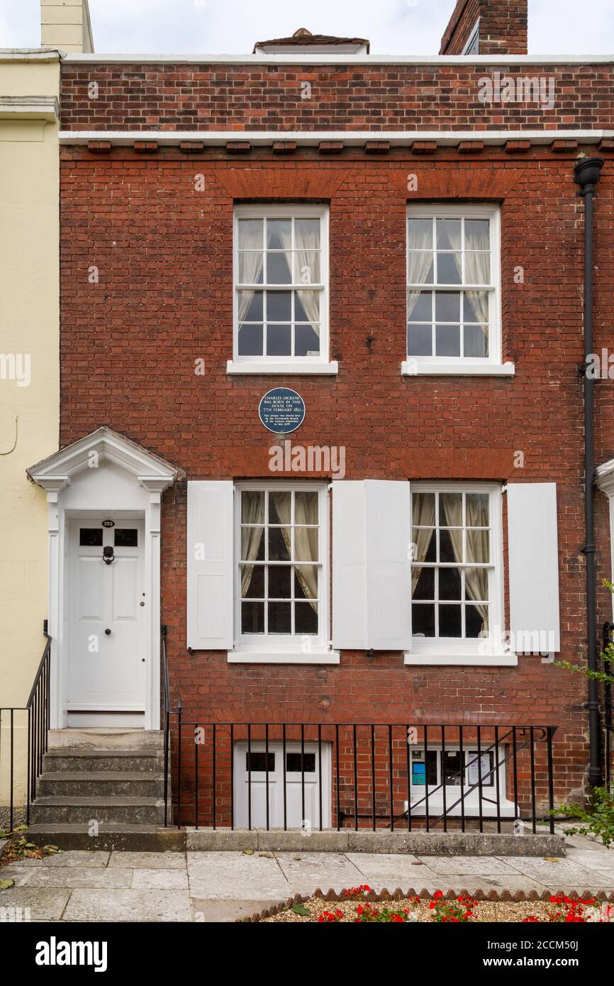 L'esterno del luogo di nascita di Charles Dickens a Portsmouth, Regno Unito Foto Stock