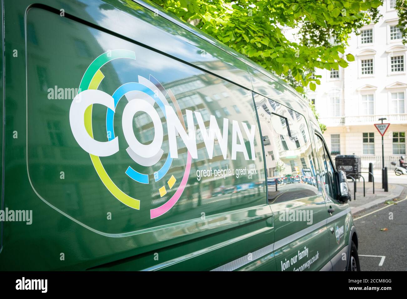 FM Conway van su una strada londinese, una grande azienda britannica di servizi infrastrutturali Foto Stock