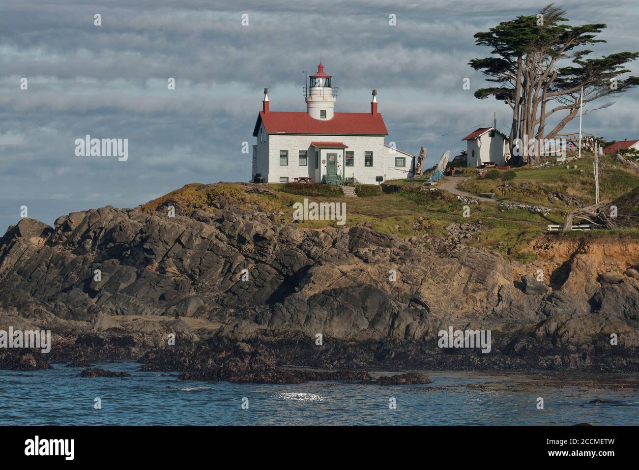 Battery Point Lighthouse at Sunrise, che opera con un 'Fresnel Lens' risalente al 1856, Sitka Spruce, Crescent City, del Norte County, California, Foto Stock