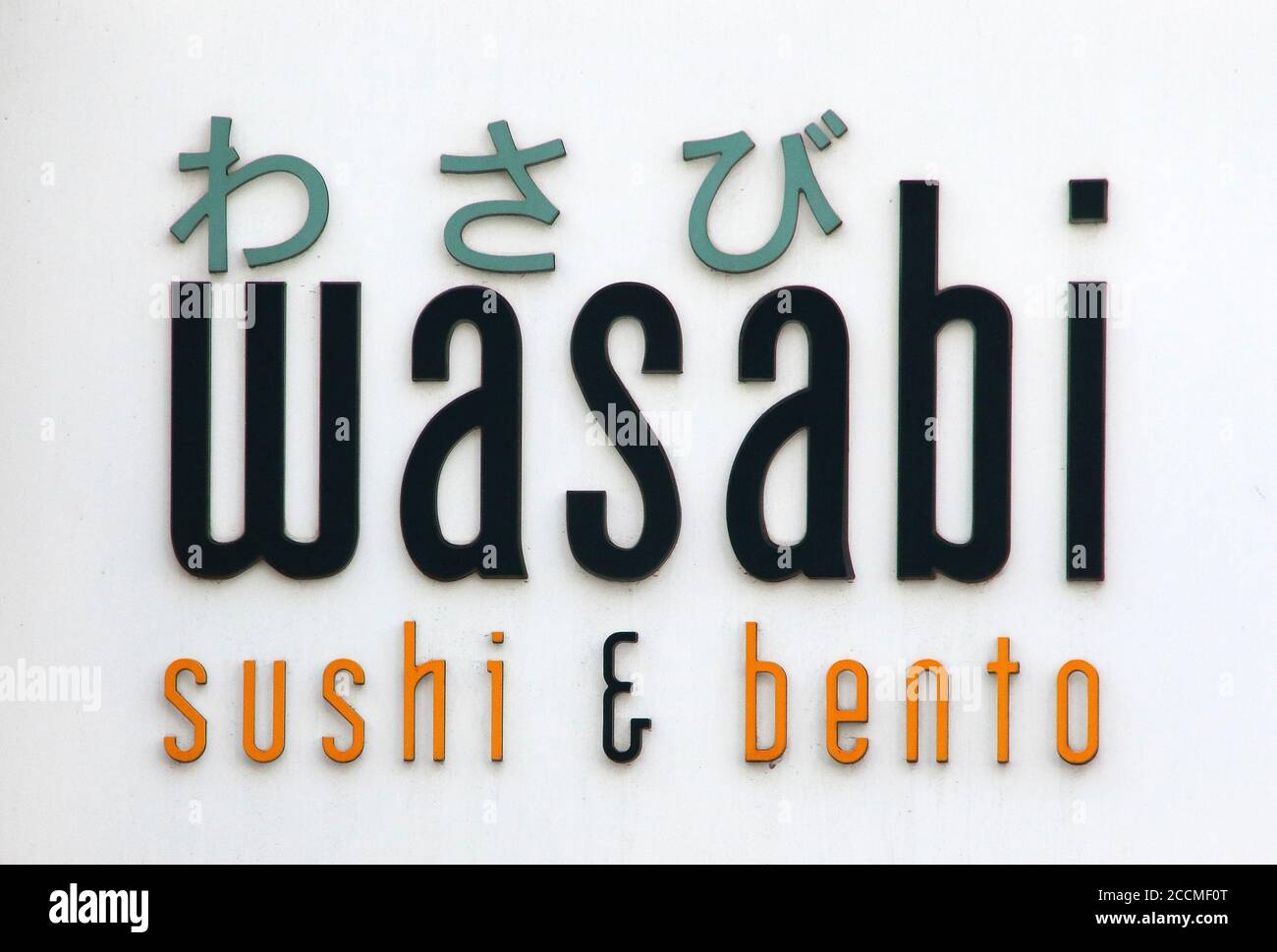 Il logo Wasabi visto in uno dei loro ristoranti.sta Travel e la catena di ristoranti Wasabi sono le ultime vittime del Regno Unito come la pandemia Covid-19 rivendica due ulteriori vittime di affari. Foto Stock