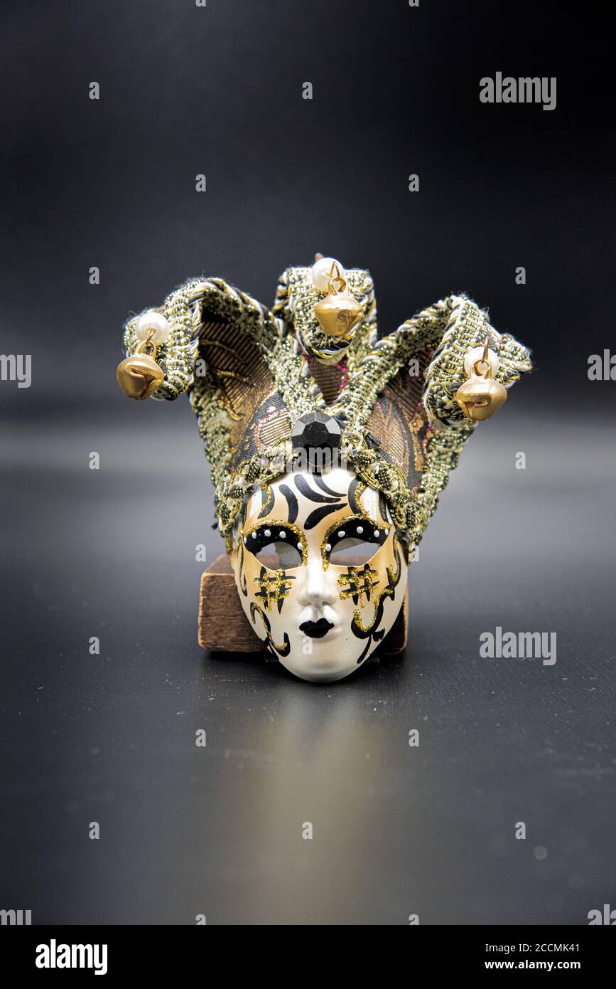 Ornamento della maschera di Venezia, natura morta Foto Stock