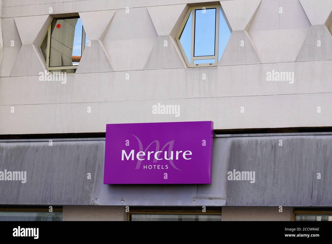 Bordeaux , Aquitaine / Francia - 08 16 2020 : cartello dell'hotel mercure all'ingresso con il logo del testo Foto Stock