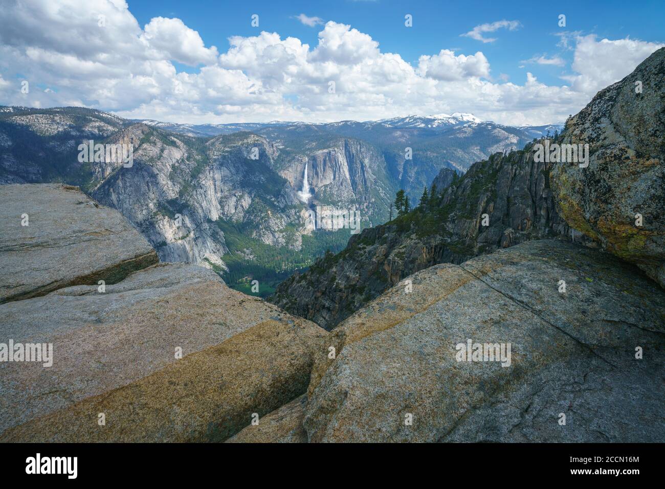 escursioni il sentiero pohono al punto di taft, yosemite parco nazionale negli stati uniti Foto Stock