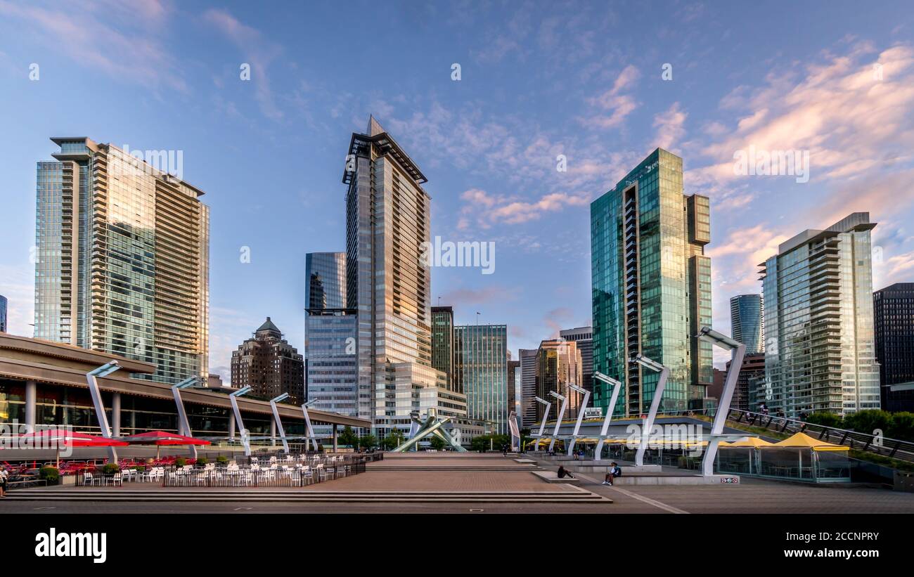 Tramonto sul Jack Pool Plaza nel centro di Vancouver Foto Stock