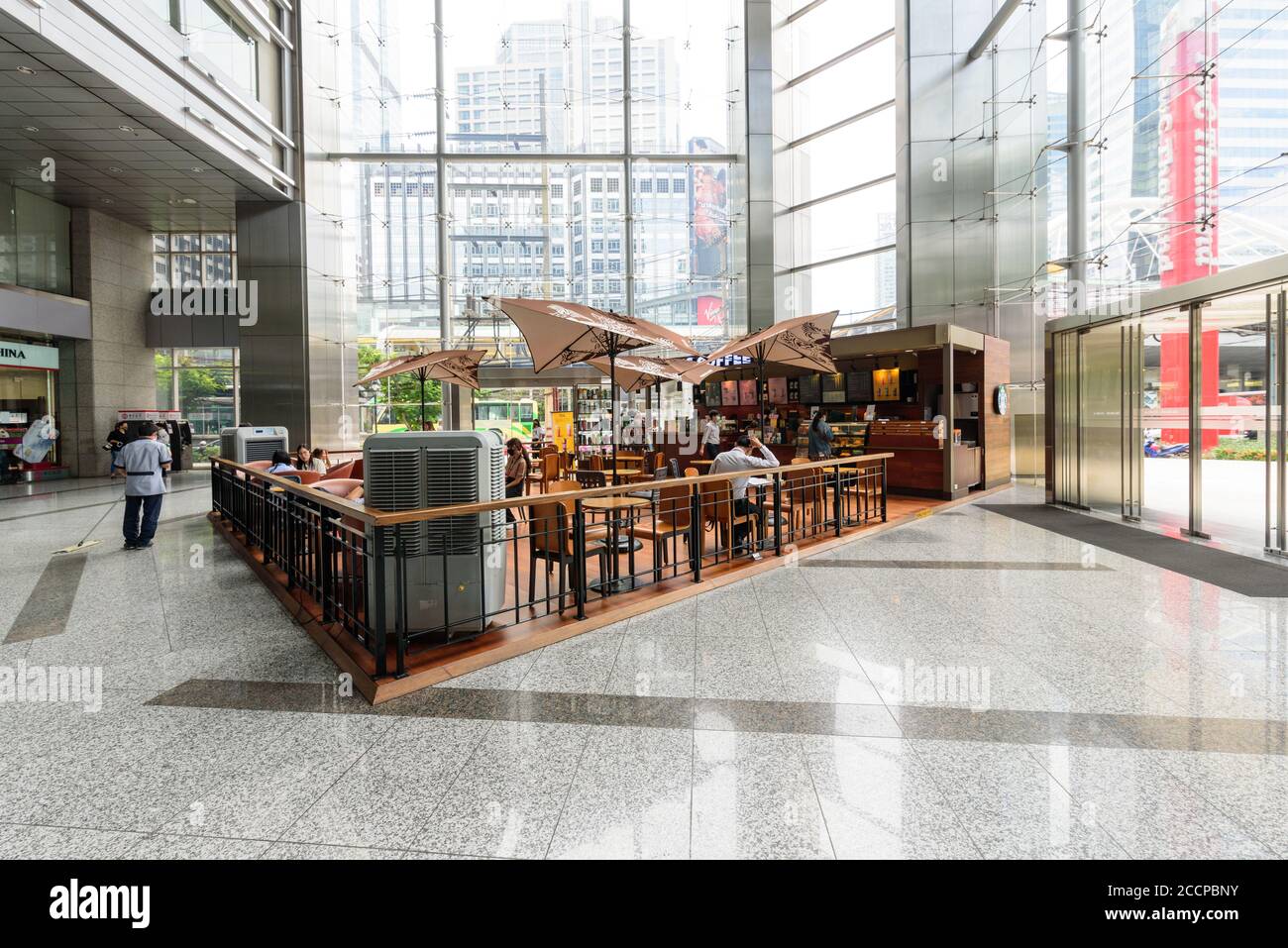 Bangkok , Thailandia - 19 Agosto 2020 : caffetteria starbucks presso il centro Shpping Centralworld di Bangkok Foto Stock