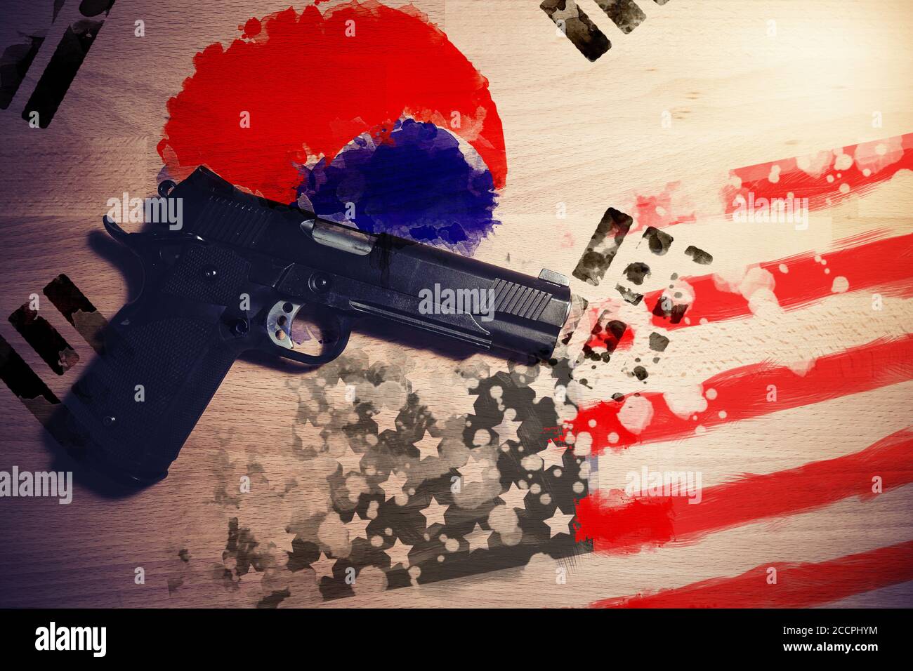 Relazioni tra paesi. La bandiera dell'America e della Corea del Sud dipinge su sfondo di legno con un'arma da fuoco tra due bandiere. Foto Stock
