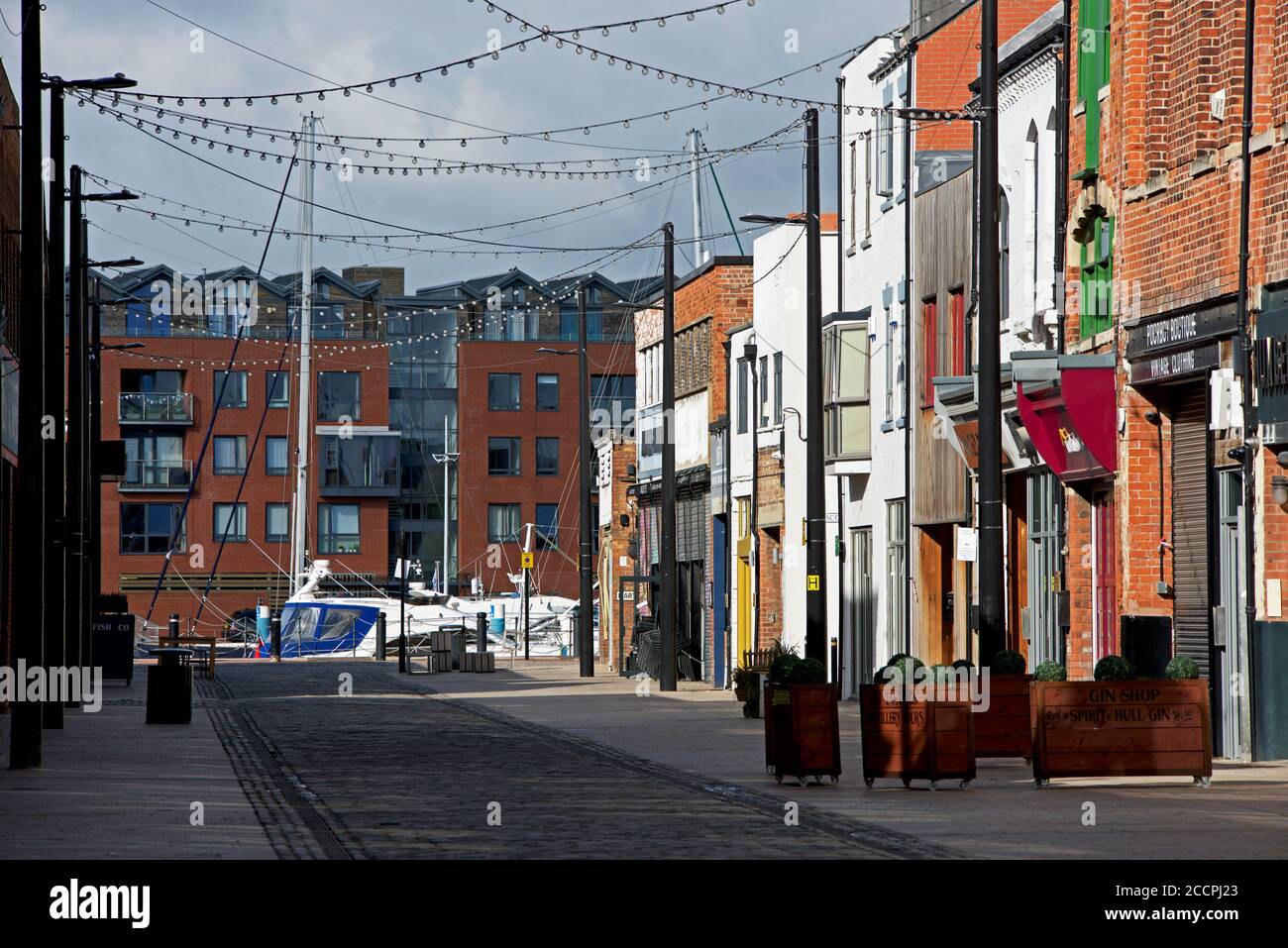 Humber Street, che conduce alla marina, Hull, Humberside, East Yorkshire, Inghilterra Regno Unito Foto Stock