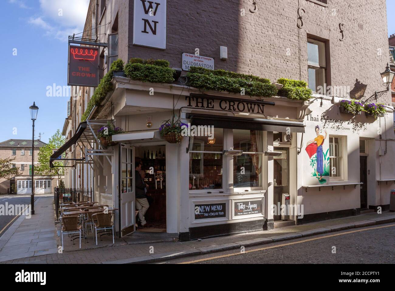 The Crown, Dudmaston Mews, Kensington & Chelsea, Londra Foto Stock