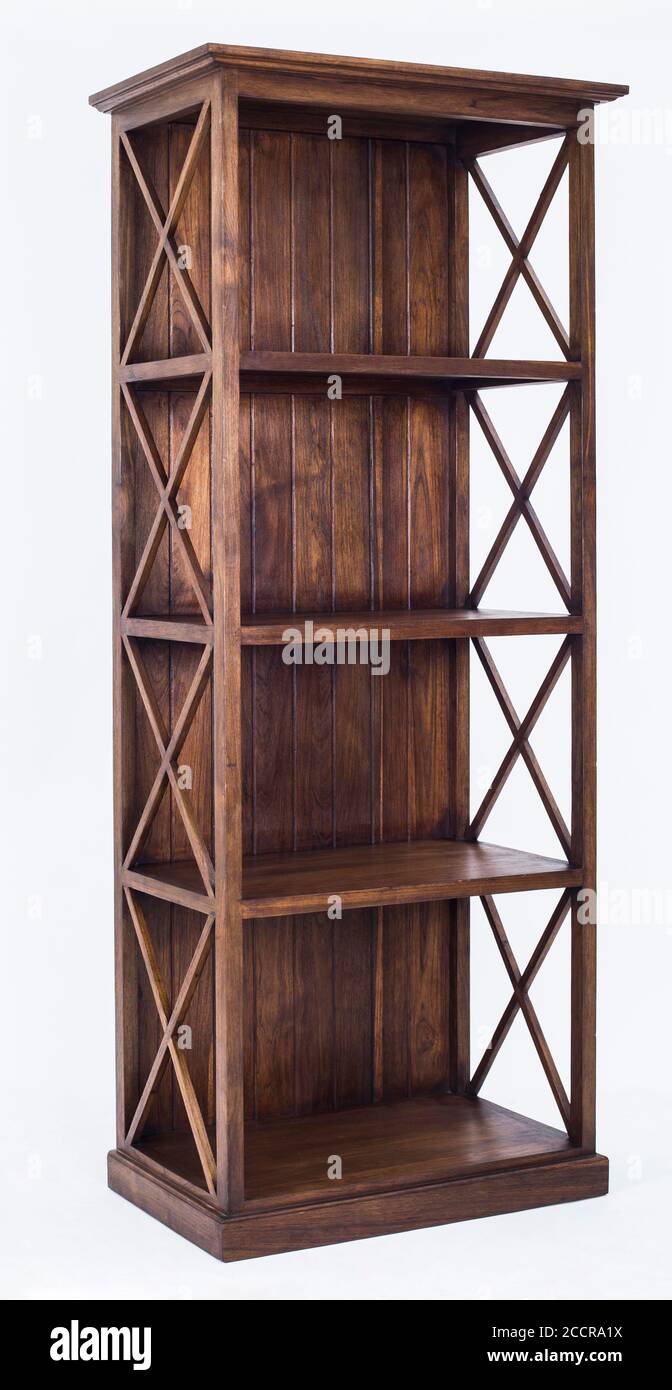 Armadio in legno di teak stile vintage isolato su sfondo bianco Foto Stock