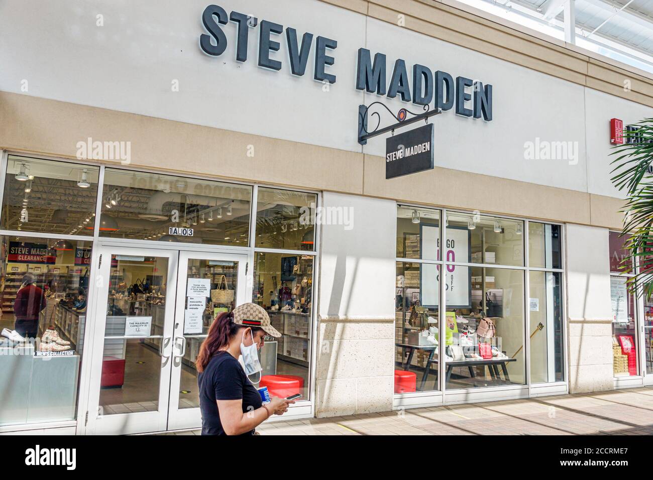 Negozi sales steve madden