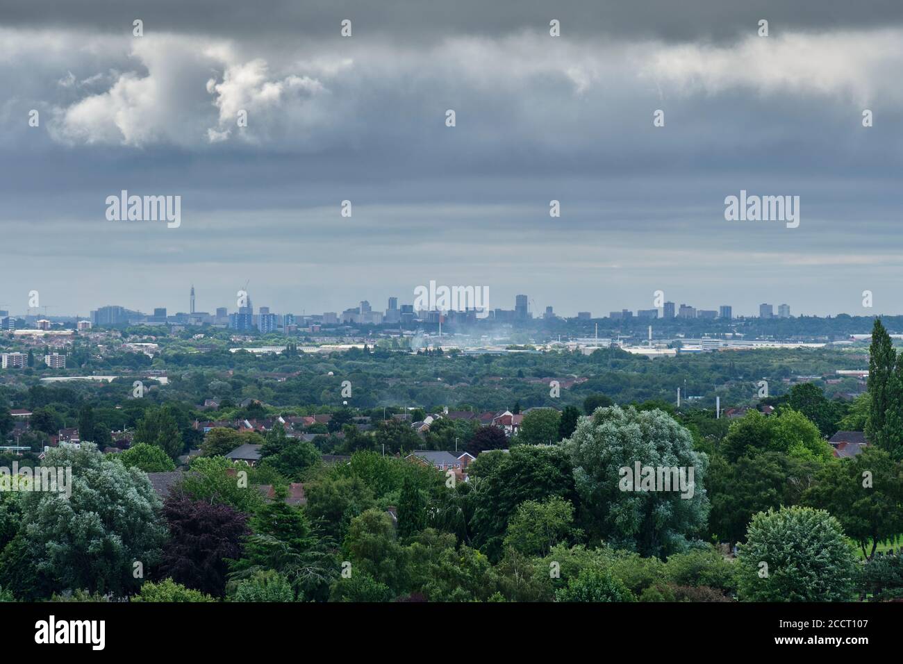 Vista su Birmingham da Sedgley Beacon, Sedgely, Black Country, West Midlands Foto Stock