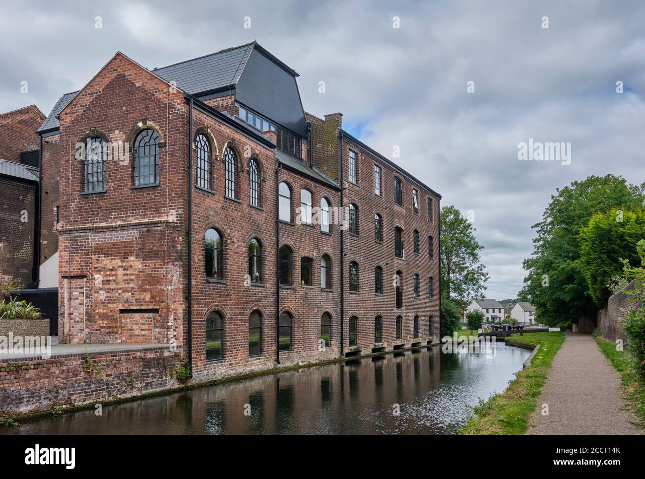Edifici sul canale di Stourbridge vicino a Wordsley, Dudley, Black Country, West Midlands Foto Stock