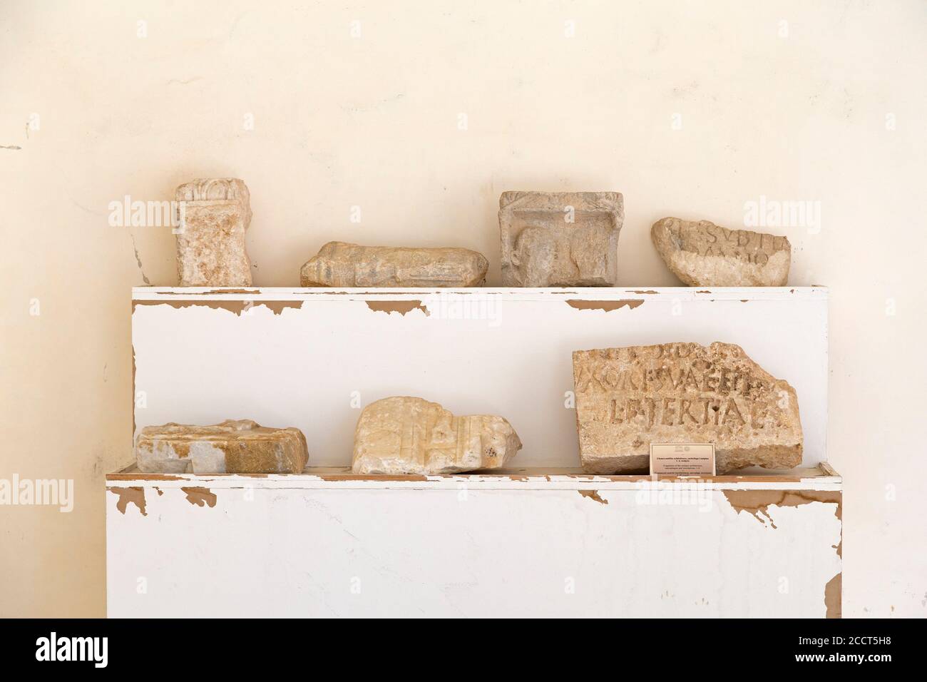 Frammenti di pietra al museo, museo, Basilica Eufrasiana, patrimonio mondiale dell'UNESCO, Porec, Istria, Croazia Foto Stock