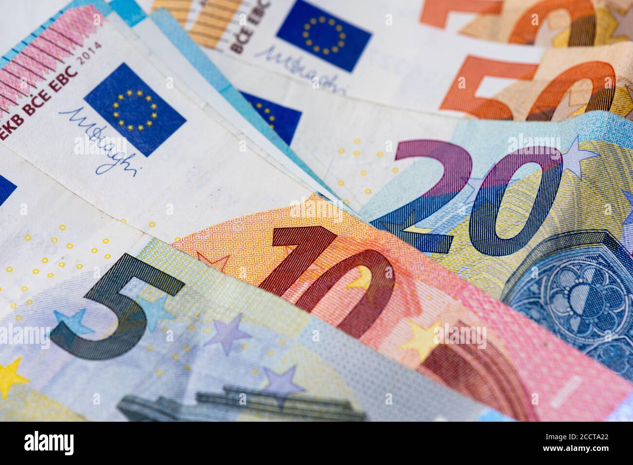 Banconote da 5, 10, 20 e 50 euro. Vista ravvicinata Foto Stock