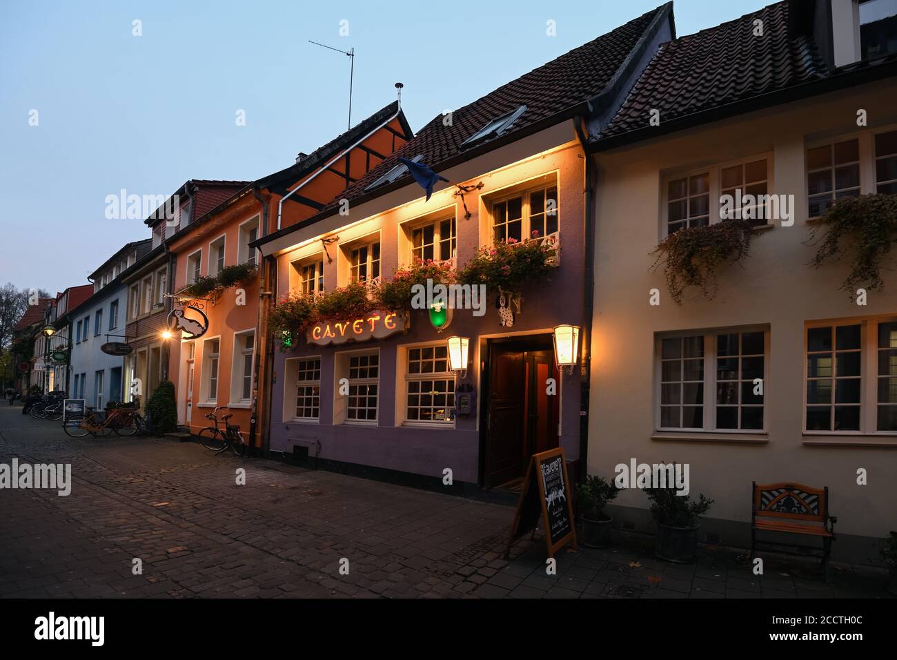 Muenster, la città vecchia, il quartiere degli studenti, accoglienti pub come la famosa Cavete in Kreuzstrasse, Münster, Germania, Europa. Foto Stock