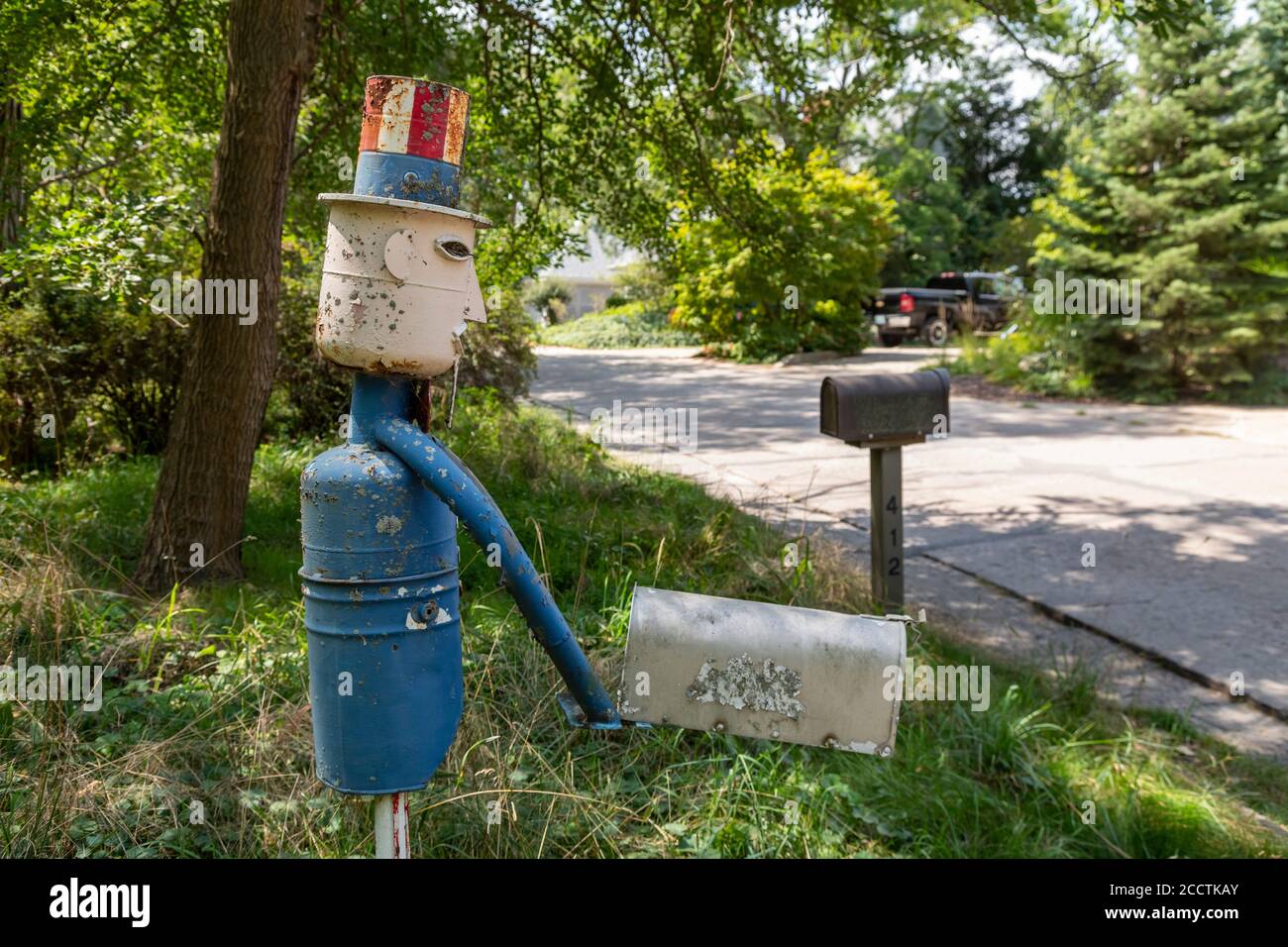 New Buffalo, Michigan - una casella di posta "Uncle Sam" fatta in casa nel Michigan sud-occidentale. A causa della pandemia del coronavirus, il voto per posta dovrebbe essere c Foto Stock