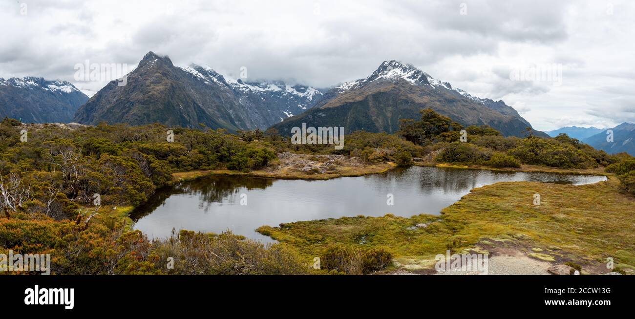 Vista panoramica da Key Summit alle montagne del Parco Nazionale di Fiordland, Southland/Nuova Zelanda Foto Stock