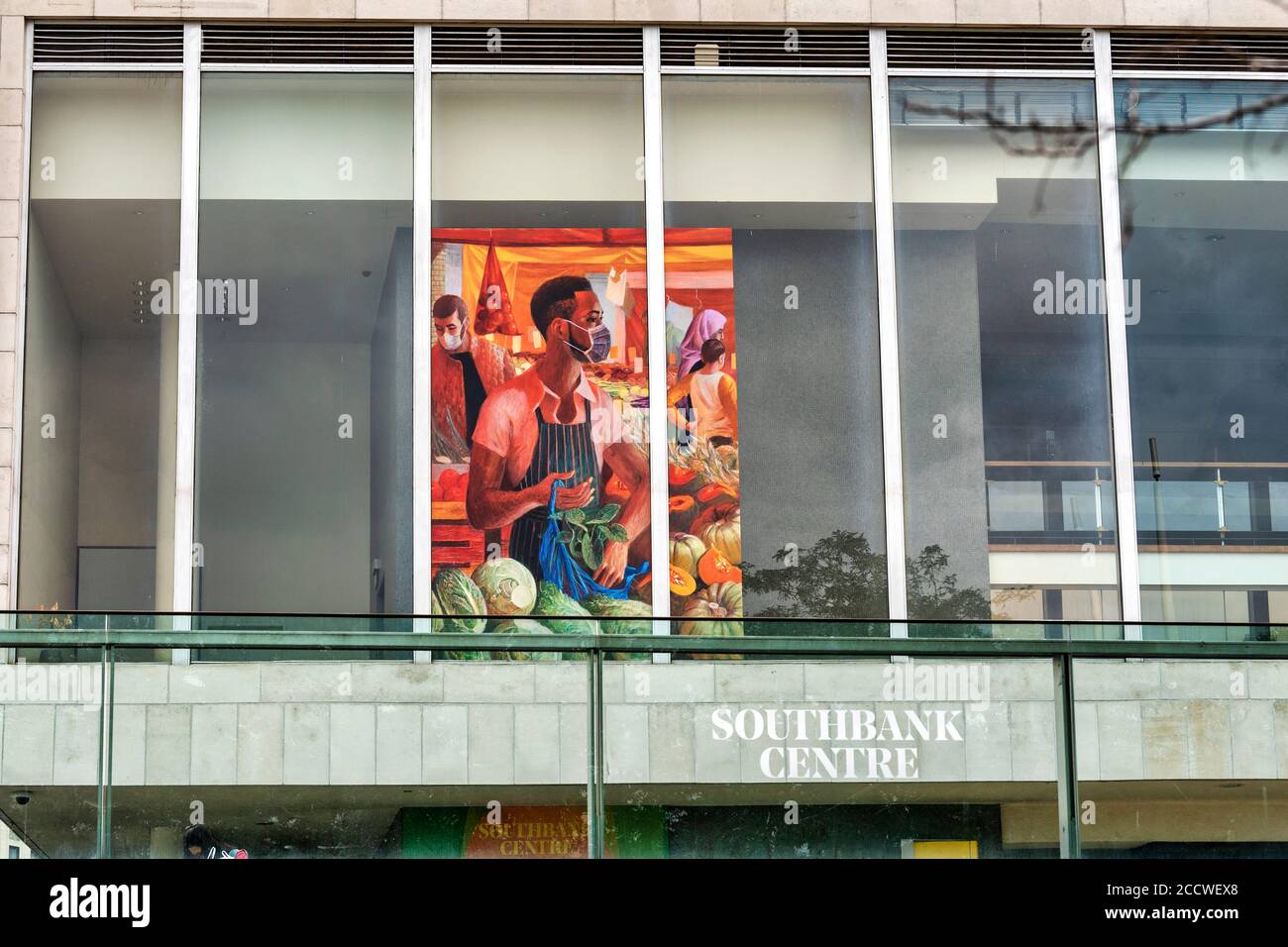 Londra, Regno Unito. 24 Agosto 2020. Everyday Heroes art installation dell'artista Benjamin Senior negli spazi all'aperto intorno alla Hayward Gallery e al Southbank Centre, una mostra all'aperto gratuita che celebra i lavoratori chiave in una serie vivida di commissioni d'arte e poesia. Credit: SOPA Images Limited/Alamy Live News Foto Stock