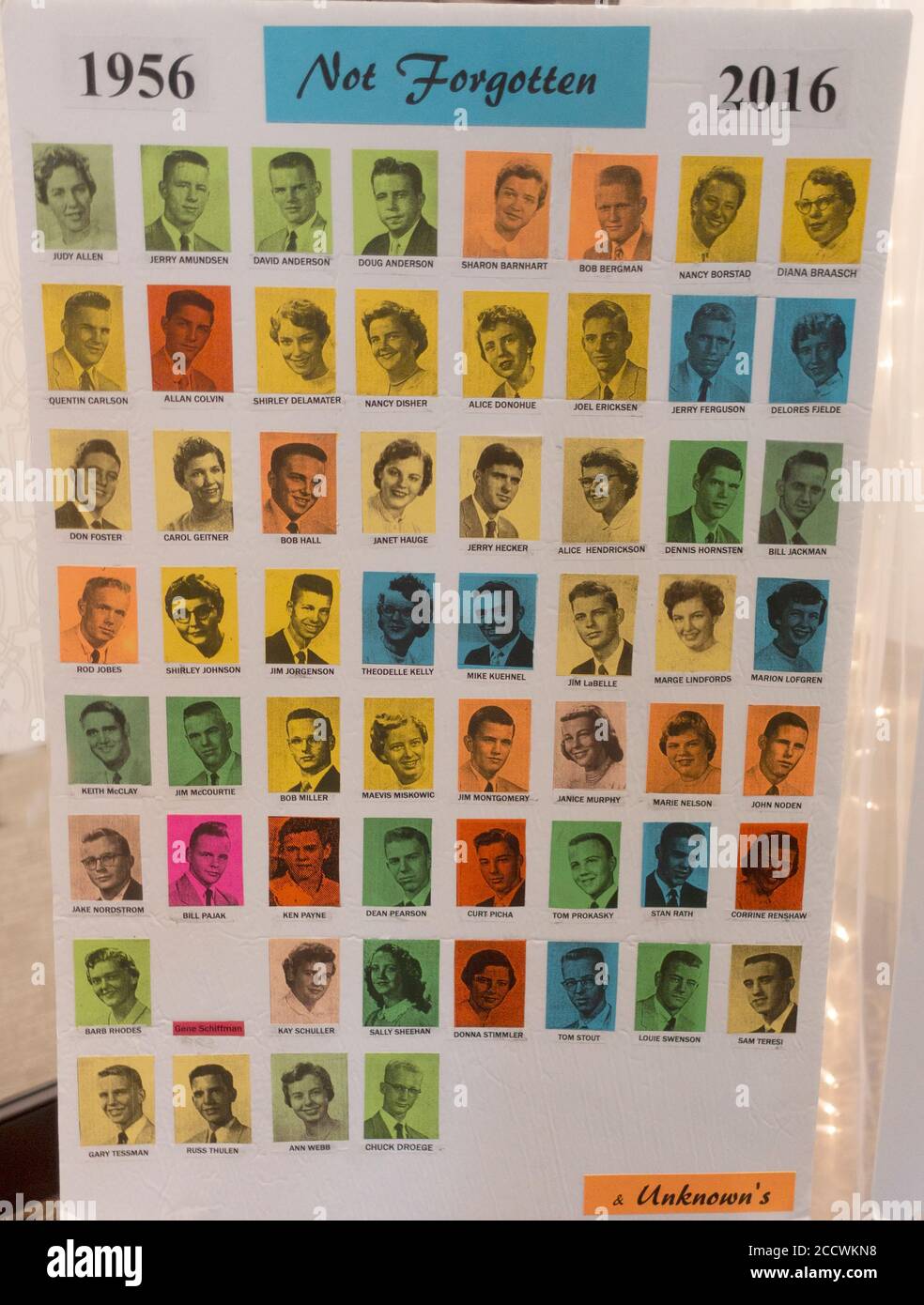 Foto di compagni di classe al 62° Patrick Henry High School Reunion che sono scomparsi. Minneapolis, Minnesota, Stati Uniti Foto Stock