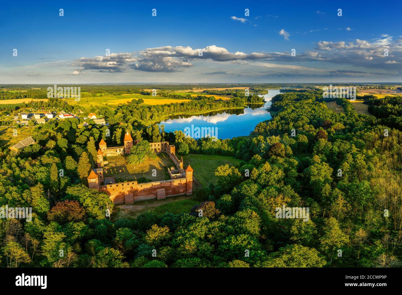 Szymbark in Masuria-rovine del castello gotico del capitolo Pomesaniano. Foto Stock