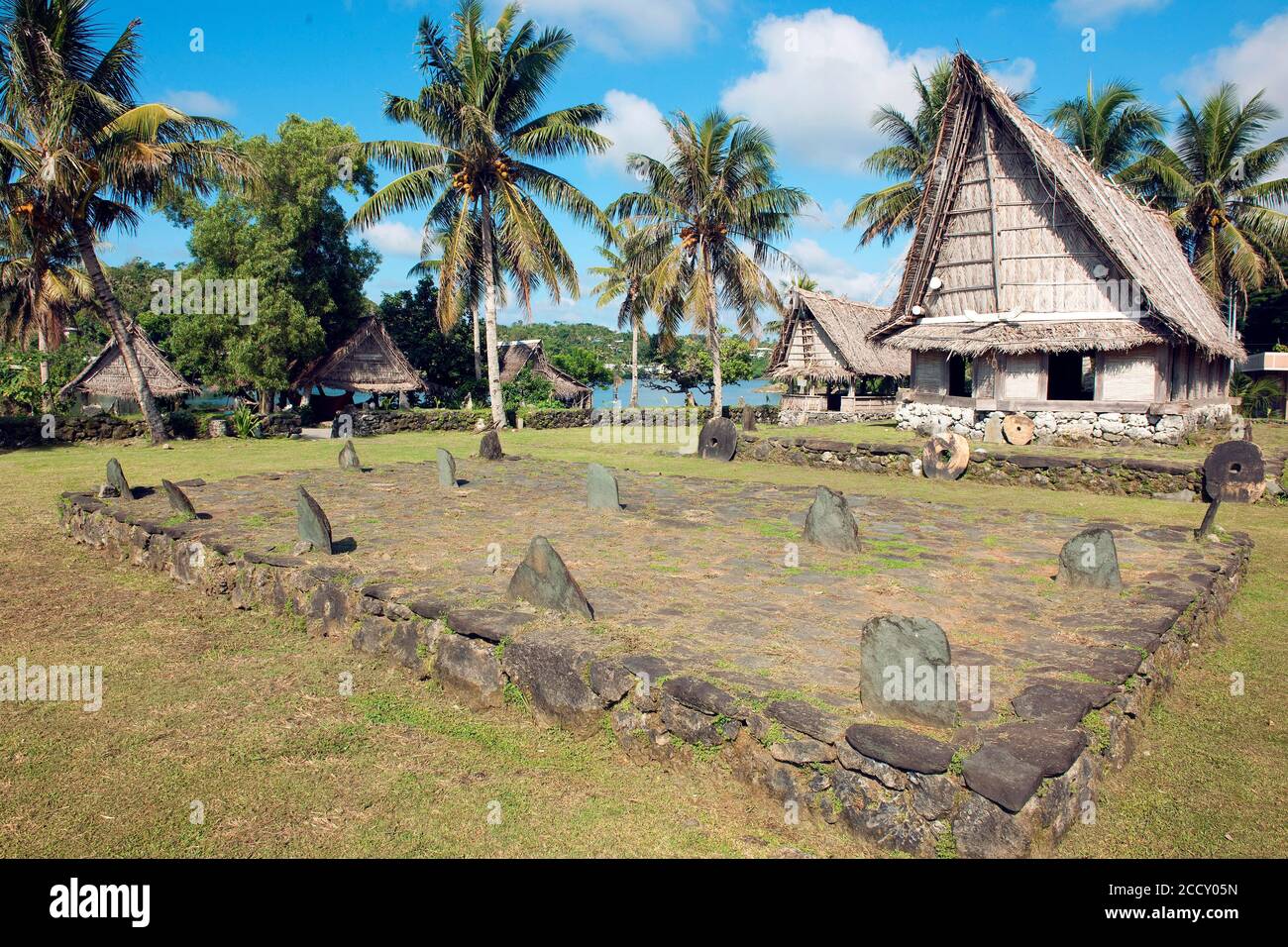 Villaggio museo con le case tradizionali della cultura del Mare del Sud, Yap Island, Micronesia Foto Stock