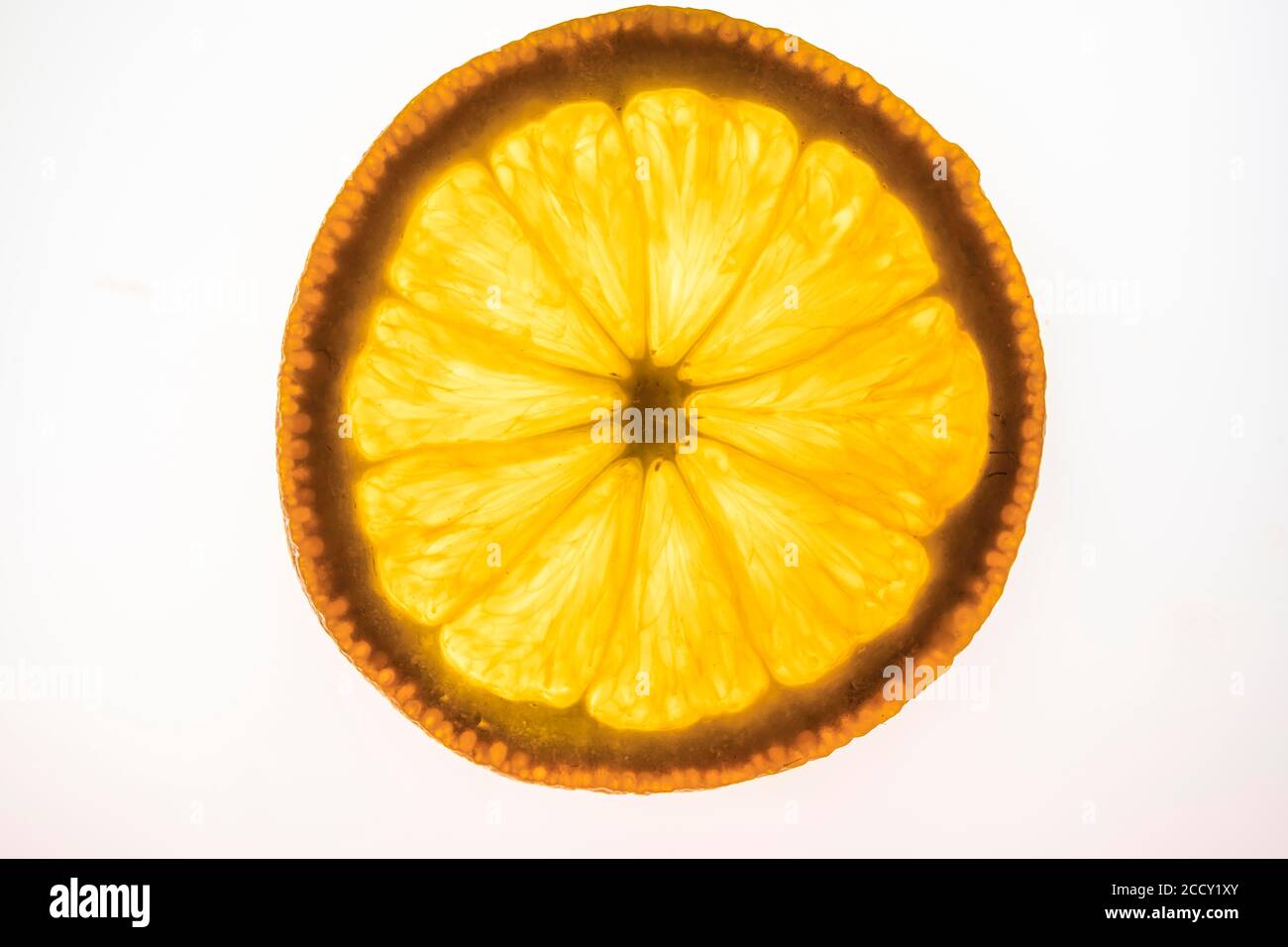 Fetta di arancio, frutta, sfondo bianco, fotografia alimentare Foto Stock
