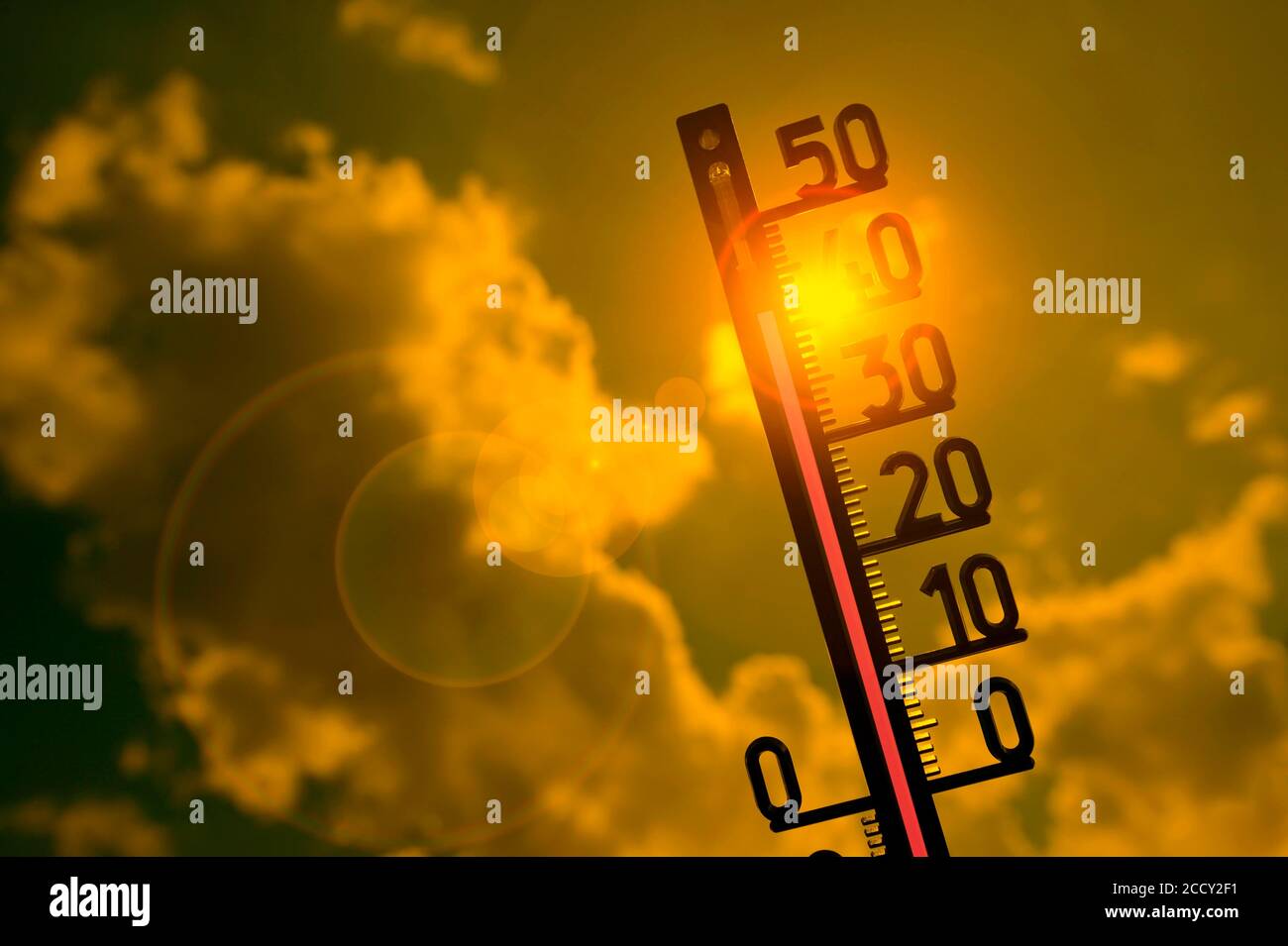 Immagine simbolo onda di calore, termometro al sole, 41 gradi Celsius, Baden-Wuerttemberg, Germania Foto Stock