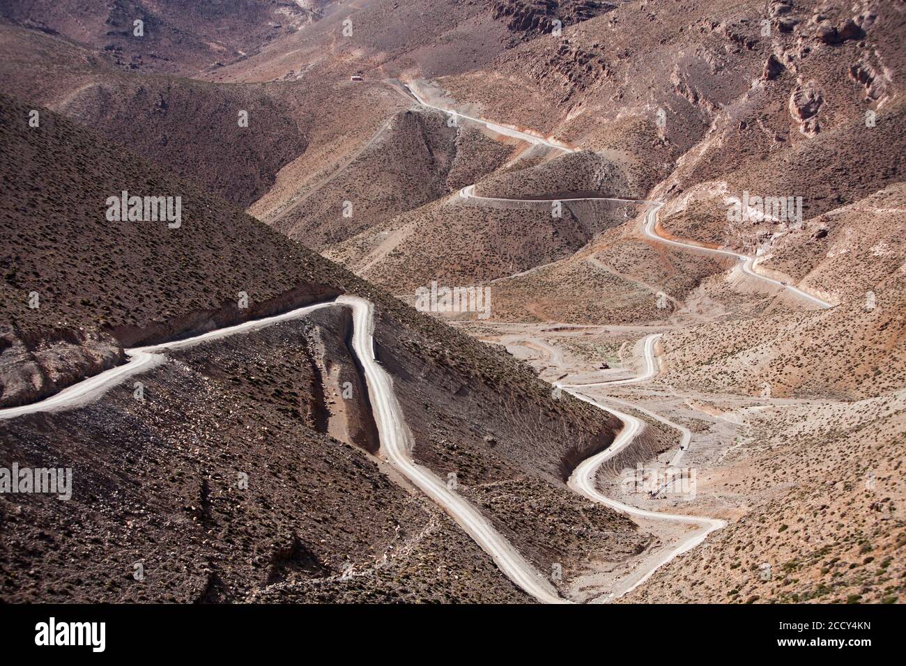 Veicolo fuoristrada su strada sterrata per il Monte Mgoun, High Atlas Mountains, Marocco Foto Stock