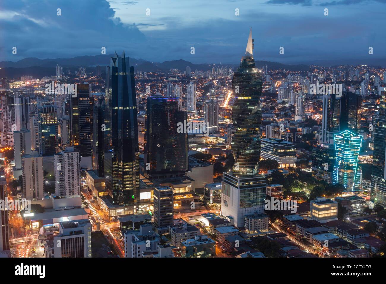 Vista sulla città, grattacieli al tramonto, Panama City, Panama Foto Stock